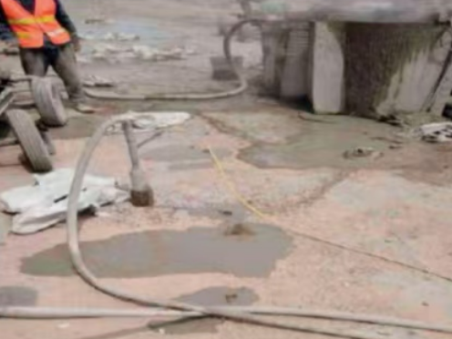 石拐水泥混凝土路面板底注浆技术 路面脱空注浆整治方案