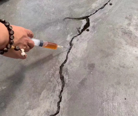石拐混凝土裂缝修补技术详解​